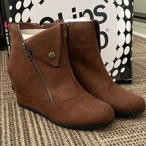 2 Lips Too Women's Tan Wedge Boots